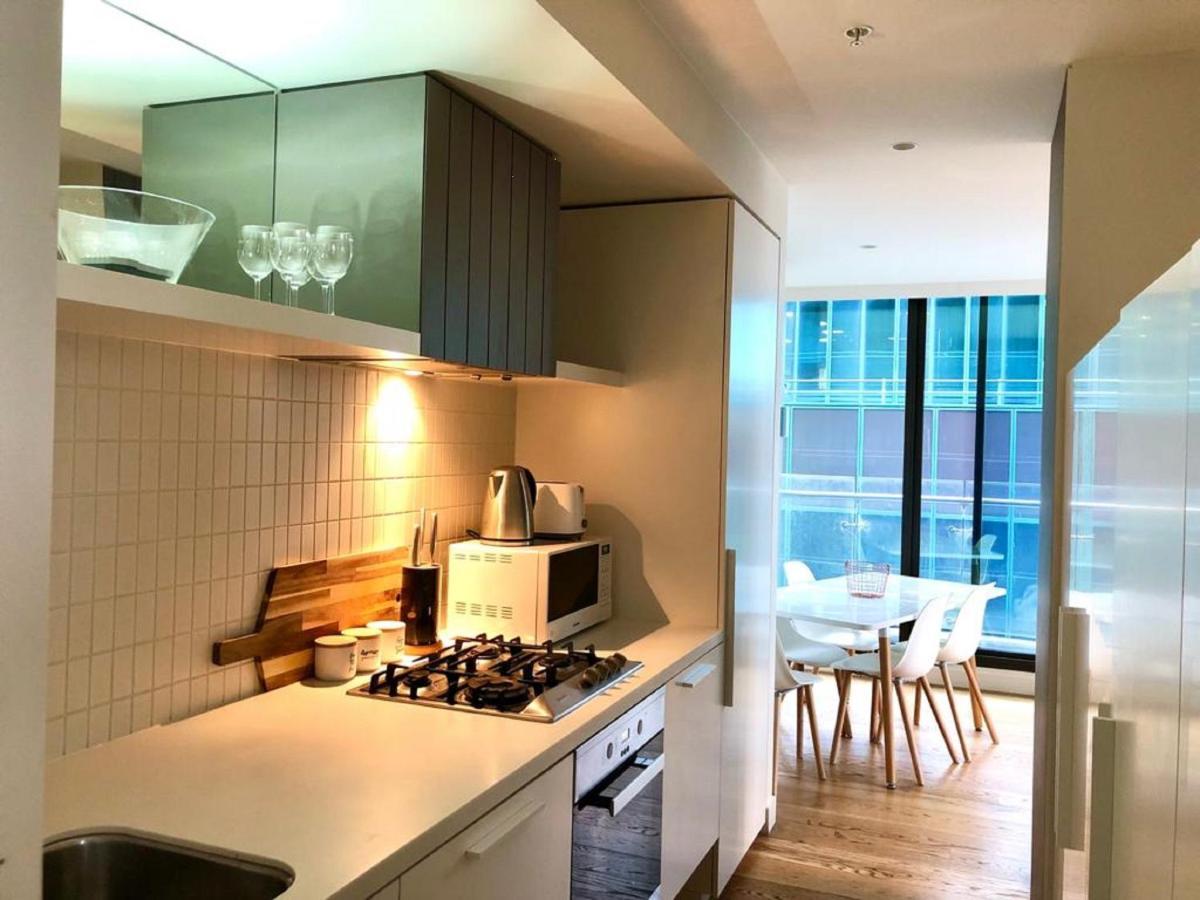 Readyset Apartments At Emerald Melbourne Eksteriør bilde