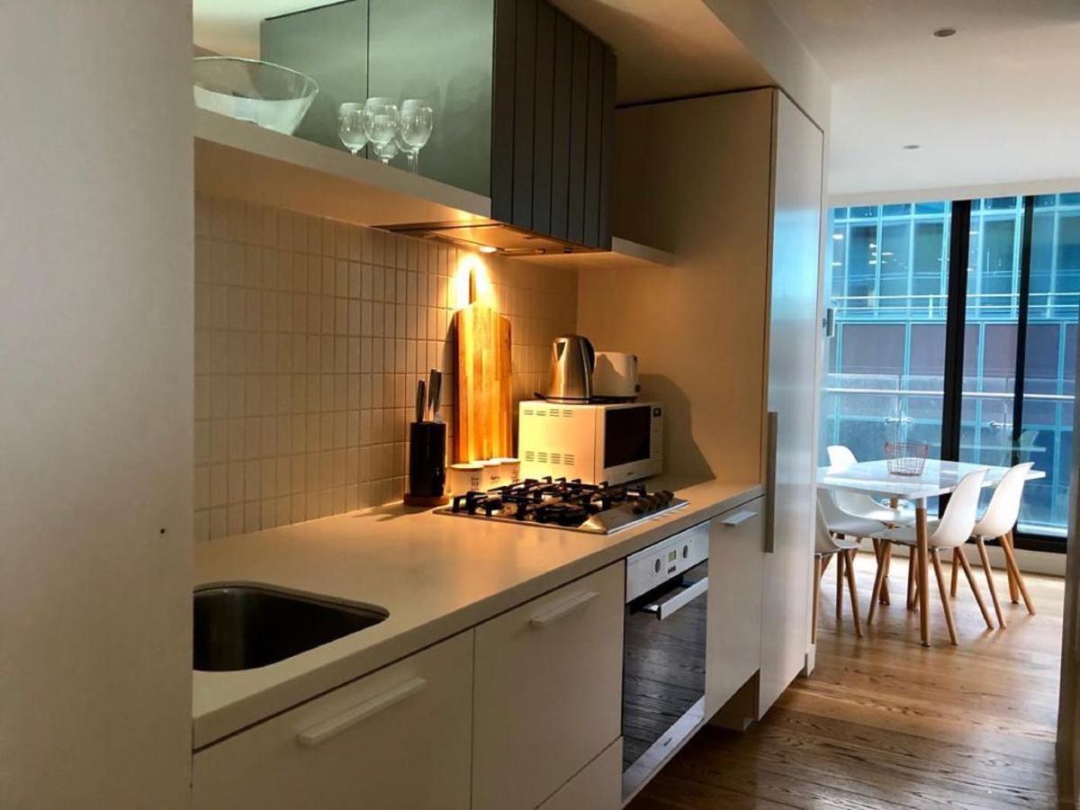 Readyset Apartments At Emerald Melbourne Eksteriør bilde
